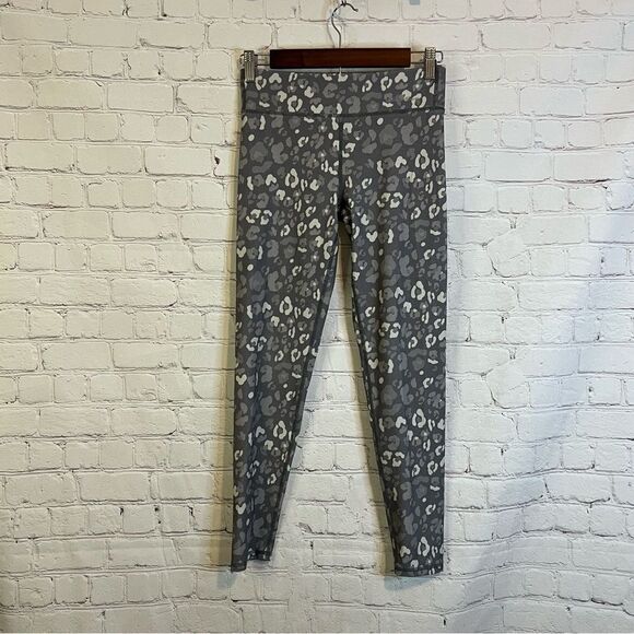 Eddie Bauer Leopard Printed Grey Leggings size Large (14/16) - Picture 1 of 7